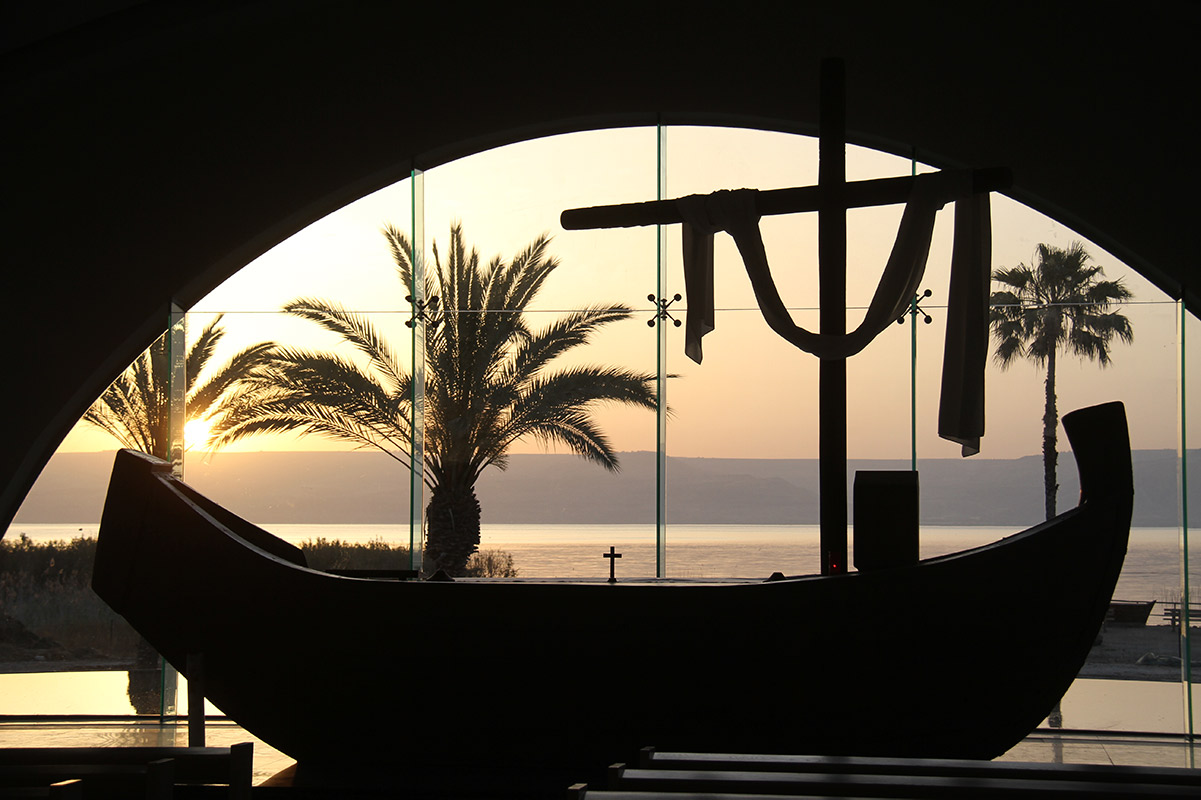 Amanecer | Altar de barca en Magdala | Tierra Santa